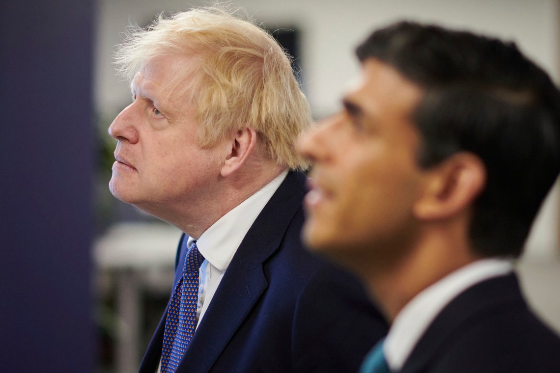 Tidligere statsminister i Storbritannia Boris Johnson, og nåværende statsminister Rishi Sunak, er ikke gode venner. Foto: Leon Neal/Pool via AP Tidligere statsminister i Storbritannia Boris Johnson, og nåværende statsminister Rishi Sunak, er ikke gode venner. Foto: Leon Neal/Pool via AP