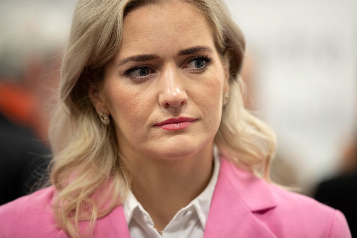 Oslo 20230228.
Justis- og beredskapsminister Emilie Enger Mehl (Sp) mottar ny rapport om vold og voldtekter i Norge. Rapporten er fra NKVTS (Nasjonalt kunnskapssenter om vold og traumatisk stress).
Foto: Hanna Johre / NTB Oslo 20230228.
Justis- og beredskapsminister Emilie Enger Mehl (Sp) mottar ny rapport om vold og voldtekter i Norge. Rapporten er fra NKVTS (Nasjonalt kunnskapssenter om vold og traumatisk stress).
Foto: Hanna Johre / NTB