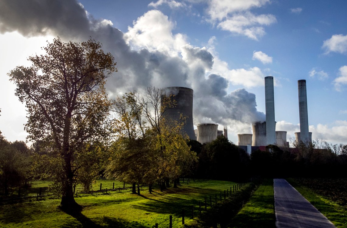 Klimaforskere mener økosystemer på jorden kan finne på å ta opp mindre CO2 enn før. Foto: AP/Michael Probst Klimaforskere mener økosystemer på jorden kan finne på å ta opp mindre CO2 enn før. Foto: AP/Michael Probst