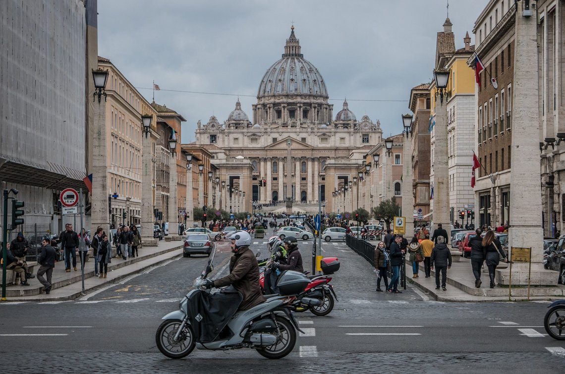 Peterskirken ligger i Vatikanstaten i Roma. Illustrasjonsbilde: Mauricio A. fra Pixabay Peterskirken ligger i Vatikanstaten i Roma. Illustrasjonsbilde: Mauricio A. fra Pixabay