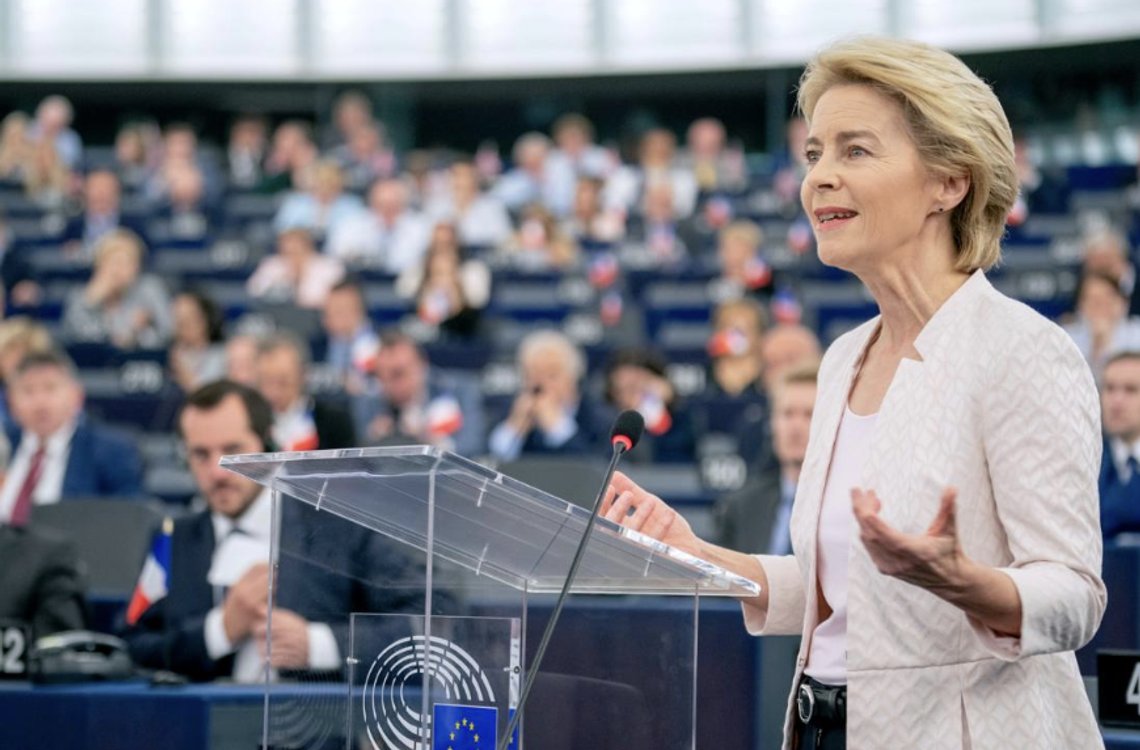 EU-kommisjonen myker opp reglene for statsstøtte til selskaper som driver med fornybar energi. Endringen er et svar på amerikanske og kinesiske subsidier og blir kunngjort dagen før EU-kommisjonens president Ursula von der Leyen besøker USAs president Joe Biden. Skjermdump EU-parlamentet EU-kommisjonen myker opp reglene for statsstøtte til selskaper som driver med fornybar energi. Endringen er et svar på amerikanske og kinesiske subsidier og blir kunngjort dagen før EU-kommisjonens president Ursula von der Leyen besøker USAs president Joe Biden. Skjermdump EU-parlamentet