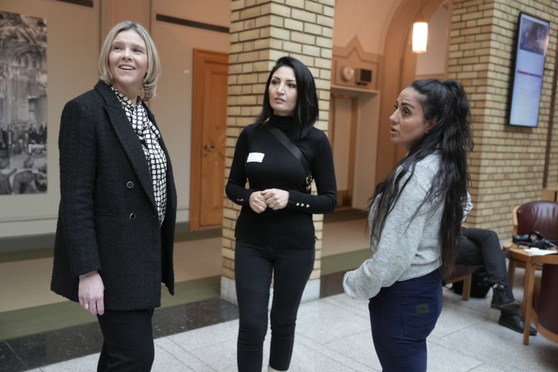 Frp-leder Sylvi Listhaug mener Norge må vurdere å trekke seg fra konvensjoner som gir samer spesielle rettigheter. Foto: Javad Parsa / NTB Frp-leder Sylvi Listhaug mener Norge må vurdere å trekke seg fra konvensjoner som gir samer spesielle rettigheter. Foto: Javad Parsa / NTB