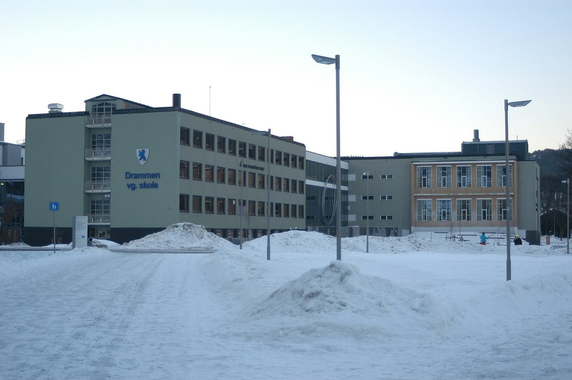 Rektor ved Drammen videregående skole trues med lynsjing, 600 personer har gitt tommel opp for trusselen på et sosialt medie. Arkivfoto: Wikimedia/ I, Peulle Rektor ved Drammen videregående skole trues med lynsjing, 600 personer har gitt tommel opp for trusselen på et sosialt medie. Arkivfoto: Wikimedia/ I, Peulle