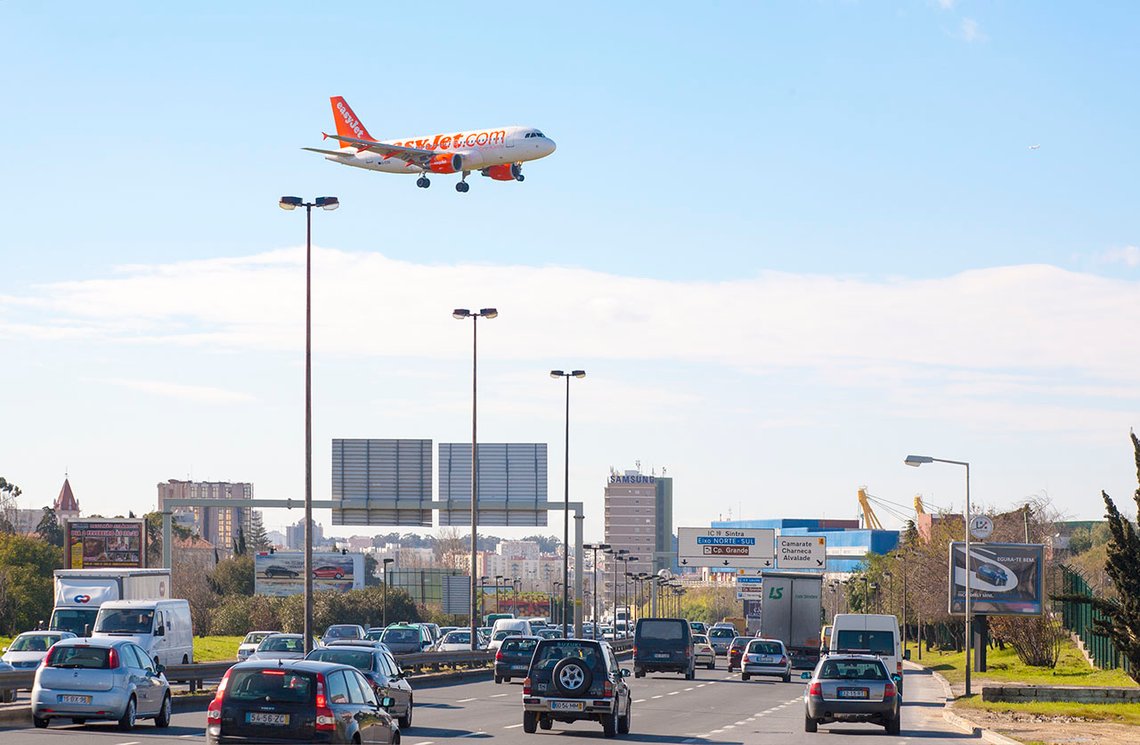 Det har skjedd flere ganger i det siste at piloter er blitt alvorlig syk under flyvning. Ill.foto, EasyJet under innflyvning i Lisboa: Arnt Jensvoll / Document Det har skjedd flere ganger i det siste at piloter er blitt alvorlig syk under flyvning. Ill.foto, EasyJet under innflyvning i Lisboa: Arnt Jensvoll / Document