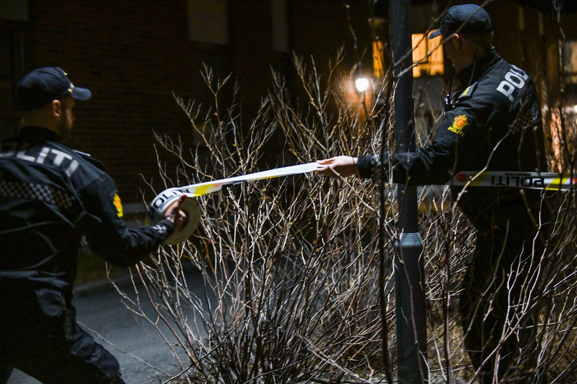 Politiet jobber på stedet etter at en person er funnet død i en leilighet i Trondheim. Foto: Joakim Halvorsen / NTB Politiet jobber på stedet etter at en person er funnet død i en leilighet i Trondheim. Foto: Joakim Halvorsen / NTB