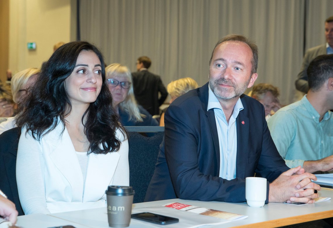 Hadia Tajik og Trond Giske liker ikke hverandre, men er allikevel kandidater til å ta over ledelsen av Ap etter Jonas Gahr Støre.
Foto: Terje Pedersen / NTB Hadia Tajik og Trond Giske liker ikke hverandre, men er allikevel kandidater til å ta over ledelsen av Ap etter Jonas Gahr Støre.
Foto: Terje Pedersen / NTB