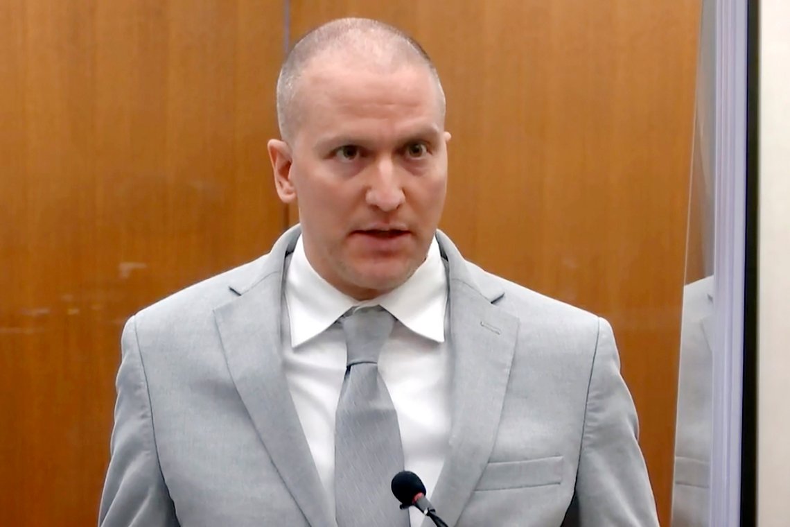 Den tidligere politimannen Derek Chauvin fikk ingen mildere dom da saken mot ham var oppe til ny behandling mandag. Dommen på 22,5 års fengsel ble stående. Arkivfoto: AP / NTB Den tidligere politimannen Derek Chauvin fikk ingen mildere dom da saken mot ham var oppe til ny behandling mandag. Dommen på 22,5 års fengsel ble stående. Arkivfoto: AP / NTB