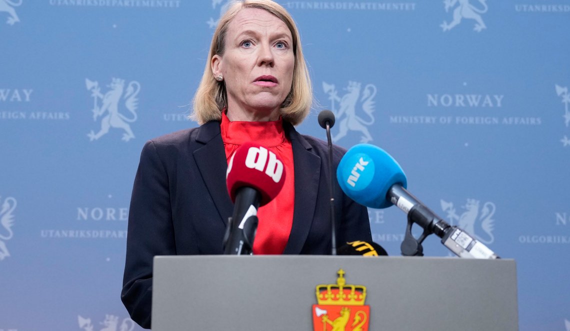 Oslo 20230413.
Utenriksminister Anniken Huitfeldt holder pressekonferanse ved UD. Utenriksminister informerer at 15 etterretningsoffiserer erklares unsket i Norge. Norske myndigheter mener de har bedrevet virksomhet som er uforenlig med deres diplomatiske status.
Foto: Javad Parsa / NTB Oslo 20230413.
Utenriksminister Anniken Huitfeldt holder pressekonferanse ved UD. Utenriksminister informerer at 15 etterretningsoffiserer erklares unsket i Norge. Norske myndigheter mener de har bedrevet virksomhet som er uforenlig med deres diplomatiske status.
Foto: Javad Parsa / NTB