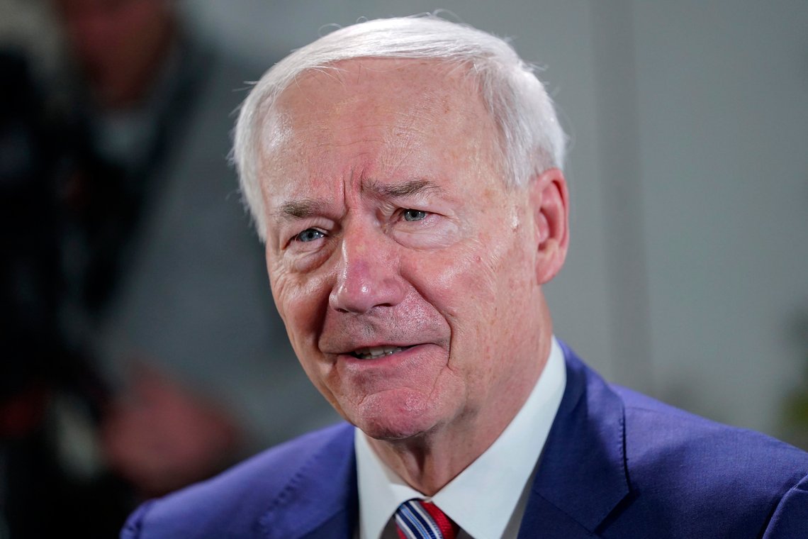 Asa Hutchinson vil stille som presidentkandidat for republikanerne under neste års valg i USA. Foto: AP/Pablo Martinez Monsivais Asa Hutchinson vil stille som presidentkandidat for republikanerne under neste års valg i USA. Foto: AP/Pablo Martinez Monsivais