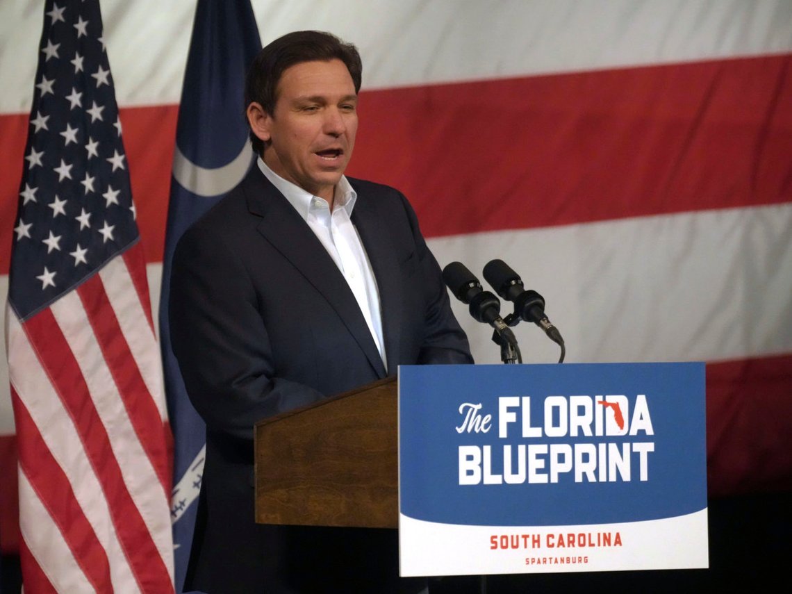 Guvernør i Florida, Ron DeSantis, går til kamp mot woke. Foto: AP/Meg Kinnard Guvernør i Florida, Ron DeSantis, går til kamp mot woke. Foto: AP/Meg Kinnard