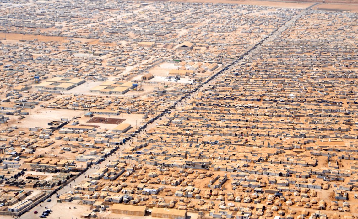 For millioner av syriske flyktninger, som de vel 80.000 bosatt i Za'atari-leiren nord i Jordan, er ikke Syrias gjeninntreden i Den arabiske liga gode nyheter. Illustrasjonsfoto: US State Dept. / Wikipedia For millioner av syriske flyktninger, som de vel 80.000 bosatt i Za'atari-leiren nord i Jordan, er ikke Syrias gjeninntreden i Den arabiske liga gode nyheter. Illustrasjonsfoto: US State Dept. / Wikipedia