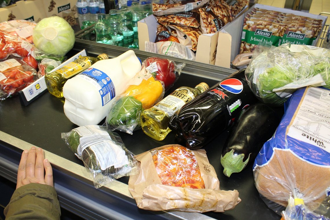Riktig hylleplassering ved kassa i supermarkeder skal lede deg bort fra søppelmat, og inn på en sunnere vei. Illustrasjonsbilde: Soydul Uddin fra Pixabay Riktig hylleplassering ved kassa i supermarkeder skal lede deg bort fra søppelmat, og inn på en sunnere vei. Illustrasjonsbilde: Soydul Uddin fra Pixabay
