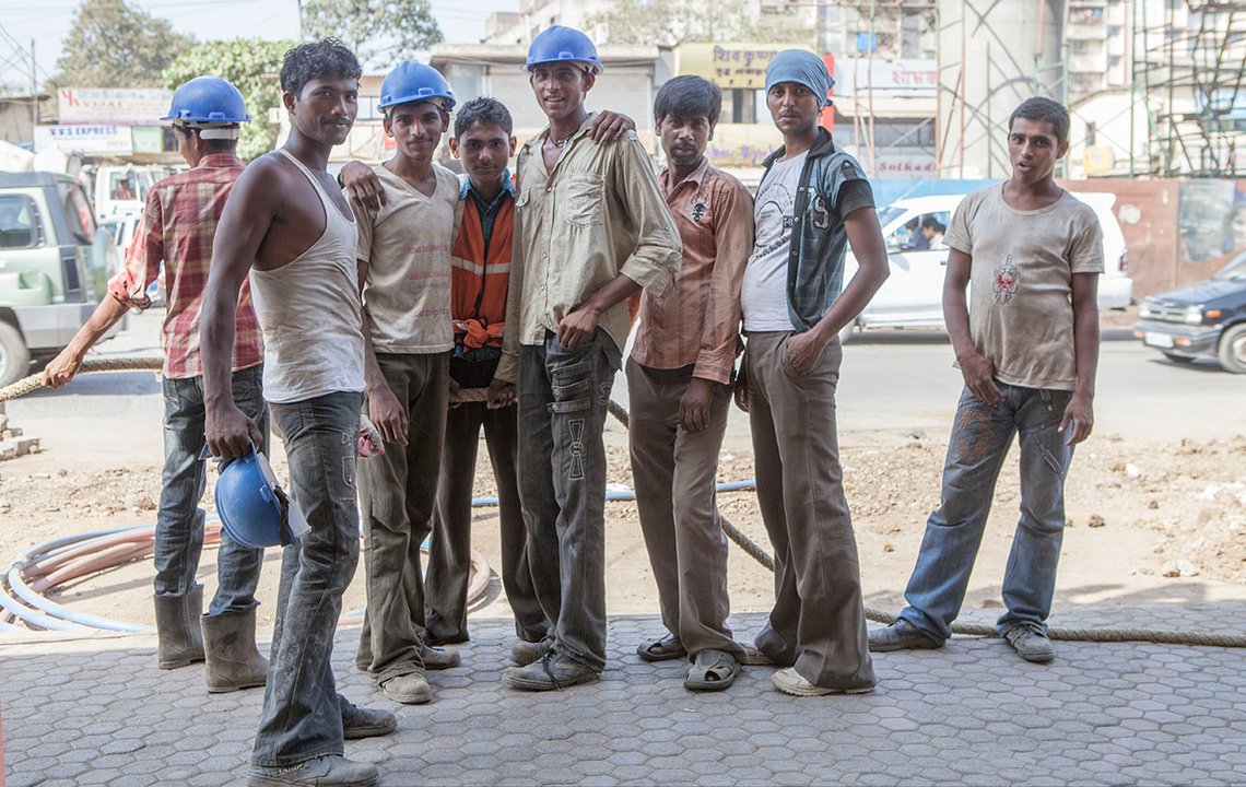 Blide indiske bygningsarbeidere i Mumbai. Foto: Arnt Jensvoll / Document Blide indiske bygningsarbeidere i Mumbai. Foto: Arnt Jensvoll / Document