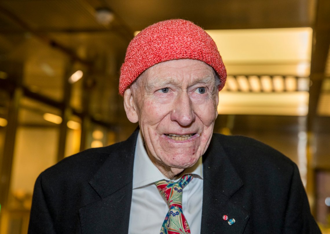 Olav Thon fyller 100 år i neste måned, og han mener det viktigste man gjør for å lykkes, er å være seg selv.
Foto: Terje Pedersen / NTB Olav Thon fyller 100 år i neste måned, og han mener det viktigste man gjør for å lykkes, er å være seg selv.
Foto: Terje Pedersen / NTB