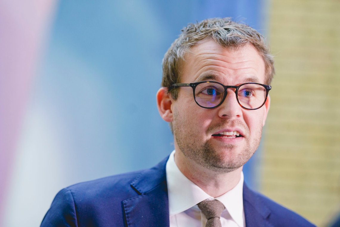 Kjell Ingolf Ropstad (KrF) viser en rørende omtanke for muslimske innsatte i norske fengsler.
Foto: Stian Lysberg Solum / NTB Kjell Ingolf Ropstad (KrF) viser en rørende omtanke for muslimske innsatte i norske fengsler.
Foto: Stian Lysberg Solum / NTB