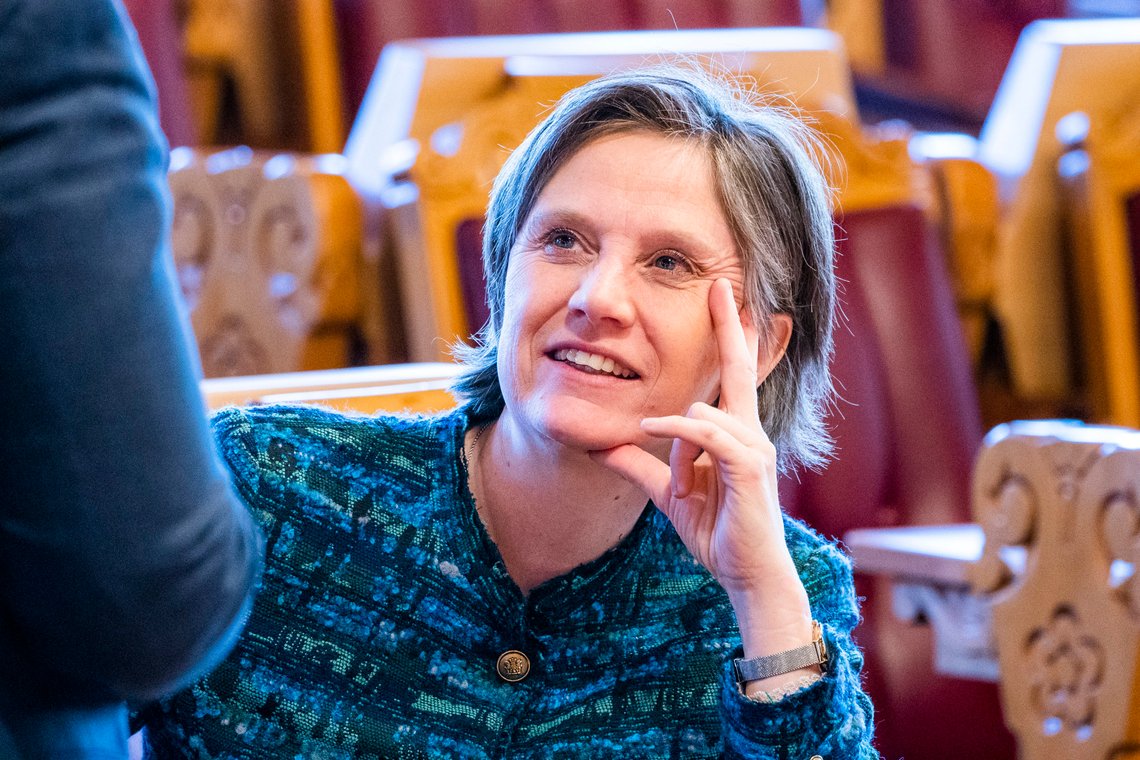 Oslo 20220323.
Barne- og familieminister Kjersti Toppe (Sp) i Stortingssalen før den muntlige spørretimen i Stortinget onsdag.
Foto: Håkon Mosvold Larsen / NTB Oslo 20220323.
Barne- og familieminister Kjersti Toppe (Sp) i Stortingssalen før den muntlige spørretimen i Stortinget onsdag.
Foto: Håkon Mosvold Larsen / NTB
