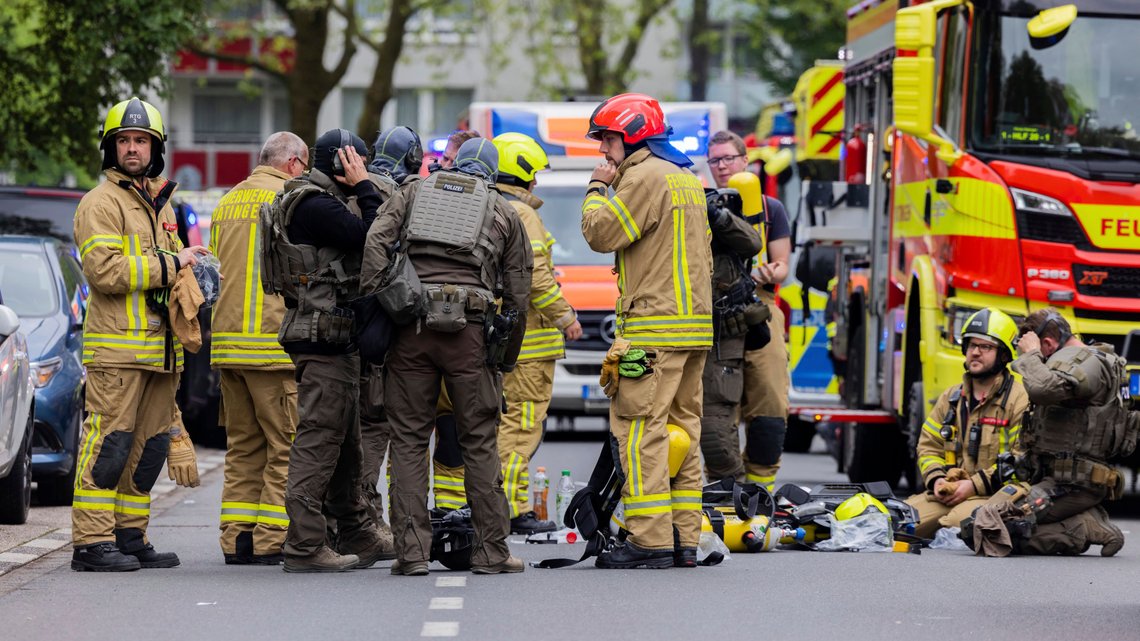 Eksplosjonen skjedde torsdag morgen i Ratingen i delstaten Nordrhein-Westfalen. En større redningsaksjon pågår på stedet. Foto: Rolf Vennenbernd /DPA via AP / NTB Eksplosjonen skjedde torsdag morgen i Ratingen i delstaten Nordrhein-Westfalen. En større redningsaksjon pågår på stedet. Foto: Rolf Vennenbernd /DPA via AP / NTB