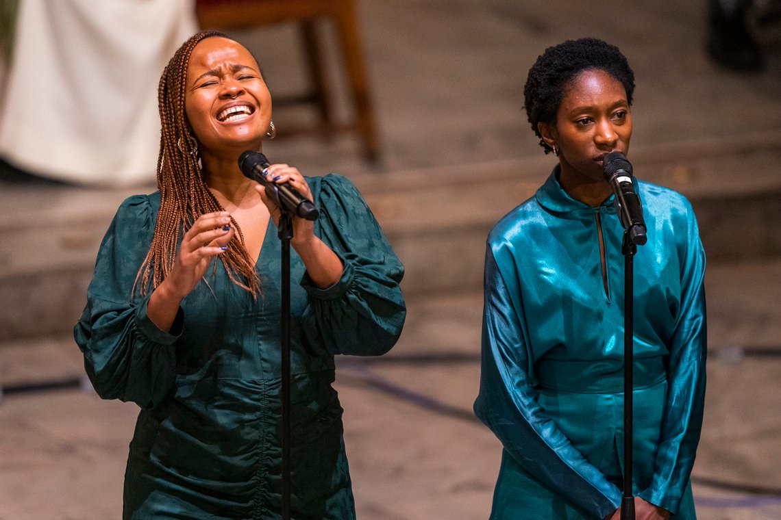 Nosizwe Baqwa under takkegudstjenesten for den Sør-Afrikanske kirkelederen, aktivisten og nobelprisvinneren Desmond Mpilo Tutu.
Foto: Håkon Mosvold Larsen / NTB Nosizwe Baqwa under takkegudstjenesten for den Sør-Afrikanske kirkelederen, aktivisten og nobelprisvinneren Desmond Mpilo Tutu.
Foto: Håkon Mosvold Larsen / NTB