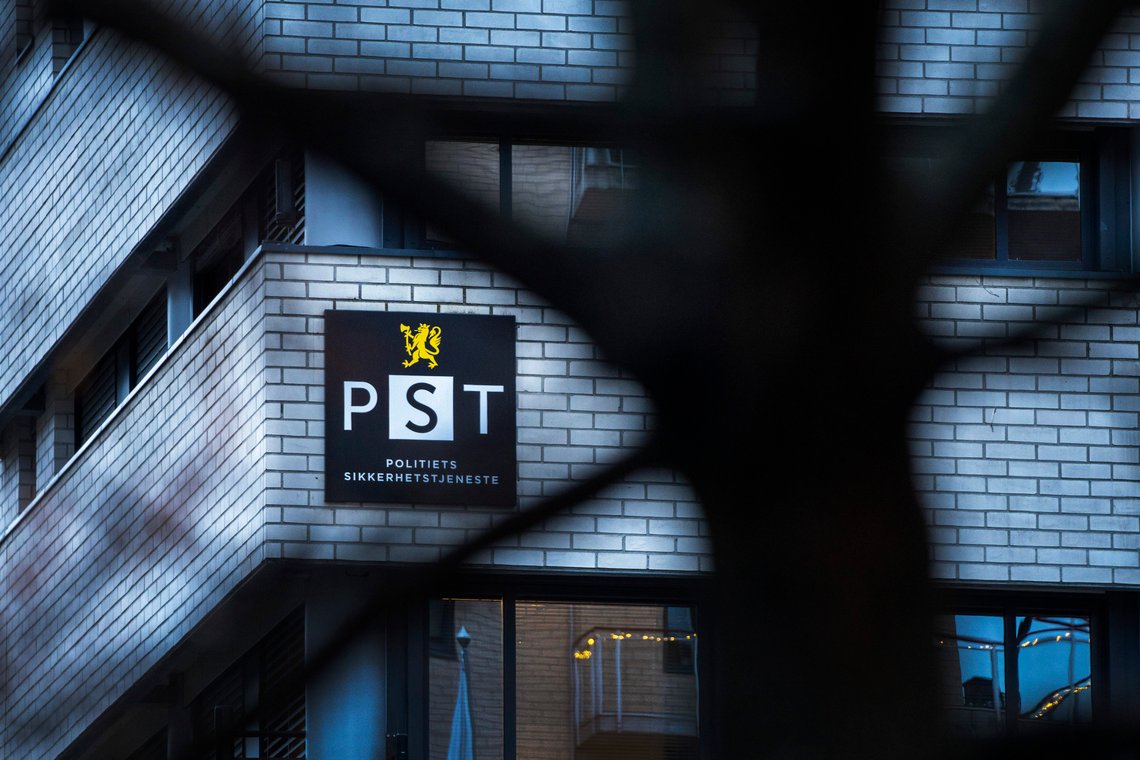 Oslo 20221212.
PST logo, Politiets Sikkerhetstjeneste i Nydalen.
Foto: Gorm Kallestad / NTB Oslo 20221212.
PST logo, Politiets Sikkerhetstjeneste i Nydalen.
Foto: Gorm Kallestad / NTB