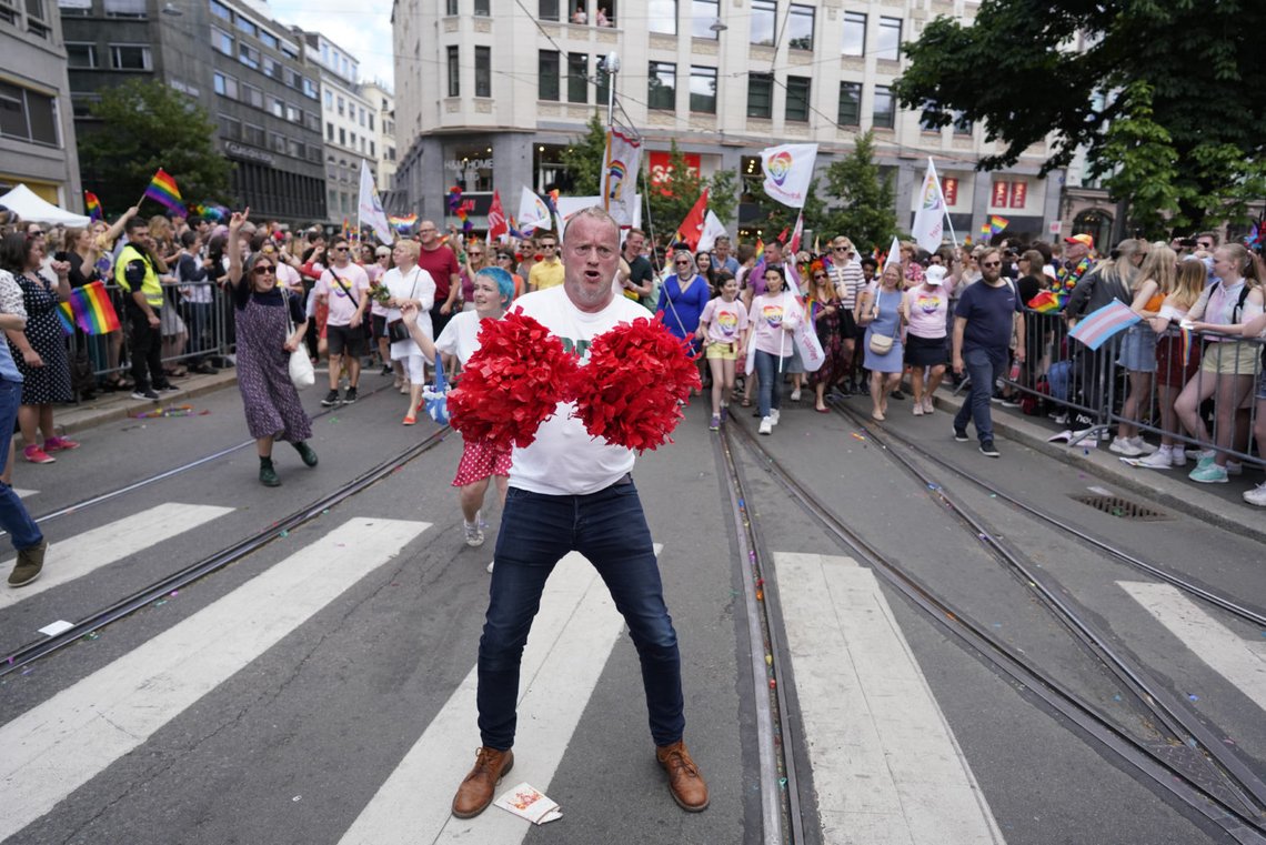 Raymond Johansen storkoste seg under Pride paraden i 2019.
Foto: Fredrik Hagen / NTB Raymond Johansen storkoste seg under Pride paraden i 2019.
Foto: Fredrik Hagen / NTB