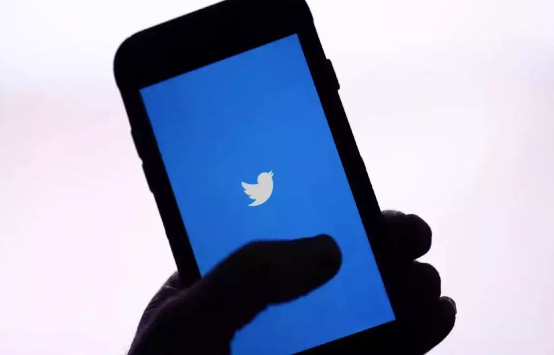 EUs kommisær for det indre marked, Thierry Breton, kunngjorde fredag at Twitter har trukket seg fra EUs kodeks for digitale tjenester som blant annet tar sikte på å begrense store teknologi-aktørers muligheter til å spre desinformasjon. Illustrasjon: Twitter EUs kommisær for det indre marked, Thierry Breton, kunngjorde fredag at Twitter har trukket seg fra EUs kodeks for digitale tjenester som blant annet tar sikte på å begrense store teknologi-aktørers muligheter til å spre desinformasjon. Illustrasjon: Twitter