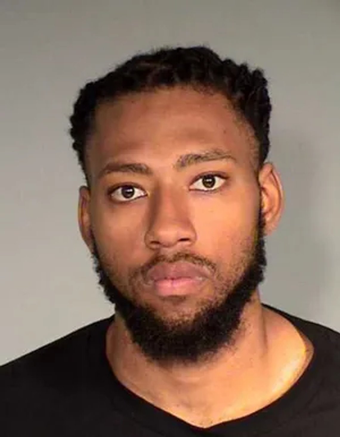 Derrick John Thompson er mistenkt for "hit-and-run" som drepte fem unge muslimske kvinner. Foto: Santa Barbara Police Department. Derrick John Thompson er mistenkt for "hit-and-run" som drepte fem unge muslimske kvinner. Foto: Santa Barbara Police Department.