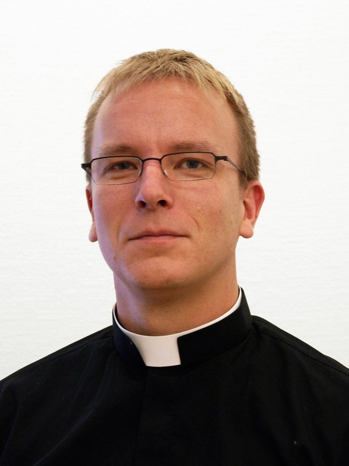 Den katolske presten Pål Bratbak tar seg en halvliter hvis han har lyst på det, uten å la kostråd eller hensyn til klimaet være en faktor i sitt valg. Foto: Den katolske kirke Den katolske presten Pål Bratbak tar seg en halvliter hvis han har lyst på det, uten å la kostråd eller hensyn til klimaet være en faktor i sitt valg. Foto: Den katolske kirke