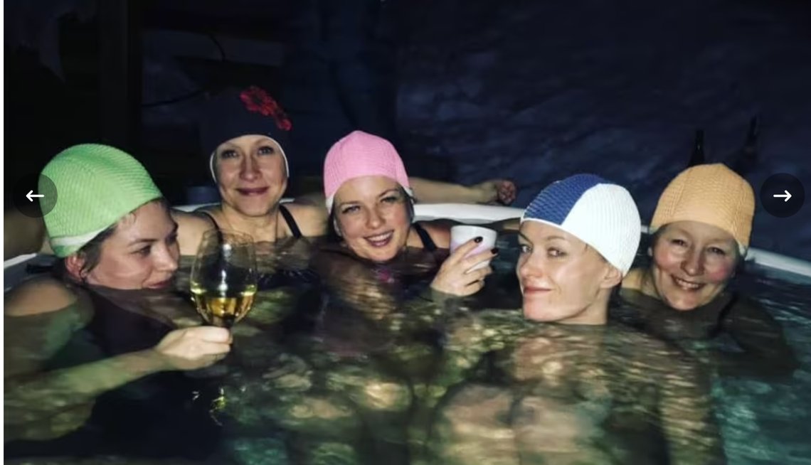 "Jenteklubben 'Hen' har erstattet gutteklubben Grei.'Foto facebook: «Fem tette, for tiden ikledd badehette», skrev Anette Trettebergstuen under dette bildet på Facebook. Fra venstre: Cecilie Terese Myrseth, Renate Larsen, Anne Marit Bjørnflaten, Anette Trettebergstuen og Kristin Røymo. Renate Larsen ble utnevnt til styret i Operaen. "Jenteklubben 'Hen' har erstattet gutteklubben Grei.'Foto facebook: «Fem tette, for tiden ikledd badehette», skrev Anette Trettebergstuen under dette bildet på Facebook. Fra venstre: Cecilie Terese Myrseth, Renate Larsen, Anne Marit Bjørnflaten, Anette Trettebergstuen og Kristin Røymo. Renate Larsen ble utnevnt til styret i Operaen.