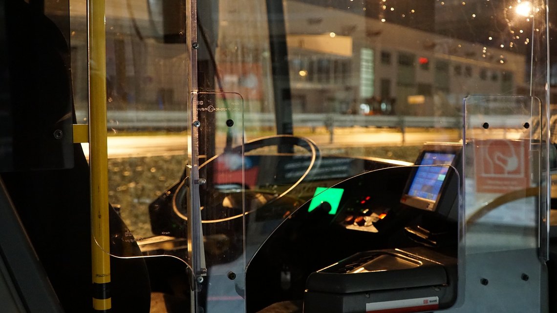 Bussjåføren hørte på koranen fordi han da ikke syndet ved å tenke usømmelige tanker om lettkledde norske kvinner på bussen. Illustrasjonsbilde: Luka Miskic fra Pixabay Bussjåføren hørte på koranen fordi han da ikke syndet ved å tenke usømmelige tanker om lettkledde norske kvinner på bussen. Illustrasjonsbilde: Luka Miskic fra Pixabay