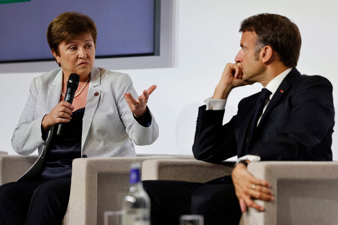 IMF-toppen Kristalina Georgieva kunngjør at fondet har oppnådd målet sitt, blant annet takket være ekstra donasjoner fra Frankrike og Japan. Foto: Ludovic Marin/Pool via AP/NTB IMF-toppen Kristalina Georgieva kunngjør at fondet har oppnådd målet sitt, blant annet takket være ekstra donasjoner fra Frankrike og Japan. Foto: Ludovic Marin/Pool via AP/NTB