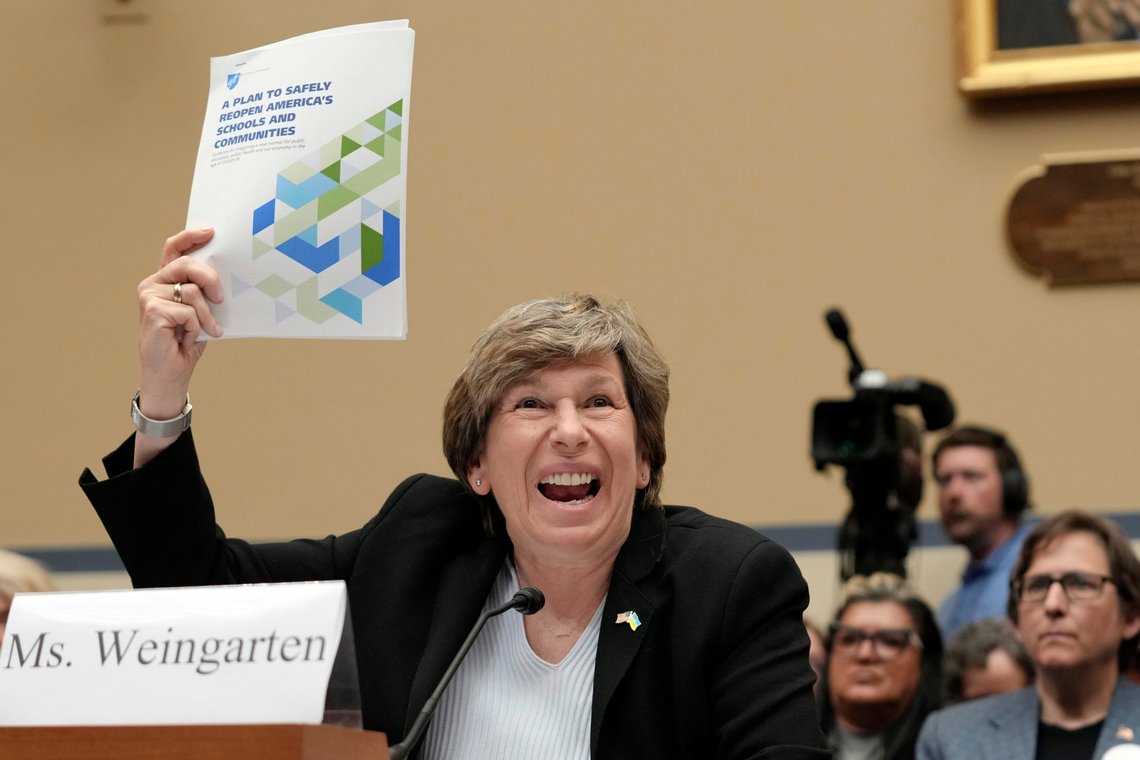 Randi Weingarten under en høring i Kongressen i april om nedstengning av skolene under pandemien. Foto: AP /Mariam Zuhaib/ NTB Randi Weingarten under en høring i Kongressen i april om nedstengning av skolene under pandemien. Foto: AP /Mariam Zuhaib/ NTB
