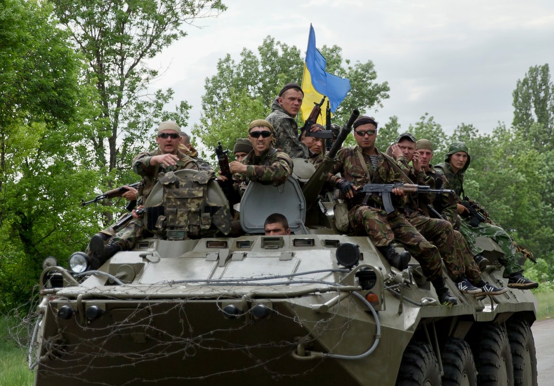 Ukrainske soldater i nærheten av Blahodatne, en liten landsby som de hevder å ha gjenerobret. Foto: AP /Vadim Ghirda/ NTB Ukrainske soldater i nærheten av Blahodatne, en liten landsby som de hevder å ha gjenerobret. Foto: AP /Vadim Ghirda/ NTB