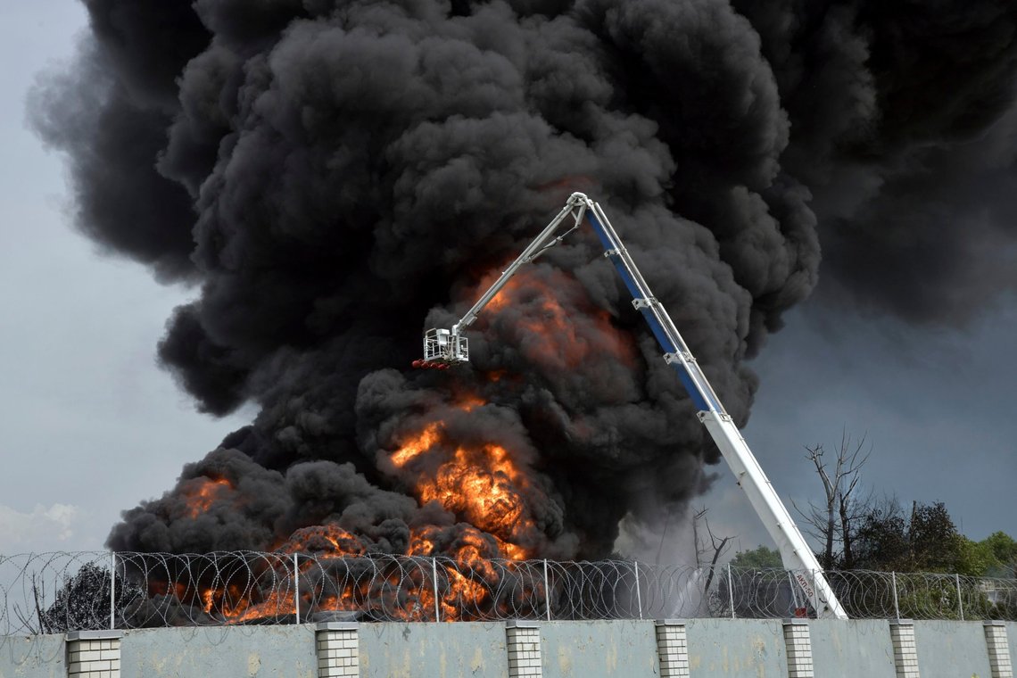 Firefighters work on extinguishing thae fire after reports an explosion hit a fuel depot in Voronezh, Russia, some 460 kilometers (285 miles) south of Moscow, Saturday, June 24, 2023. (Andrey Arxipov, Kommersant Publishing House via AP) Firefighters work on extinguishing thae fire after reports an explosion hit a fuel depot in Voronezh, Russia, some 460 kilometers (285 miles) south of Moscow, Saturday, June 24, 2023. (Andrey Arxipov, Kommersant Publishing House via AP)