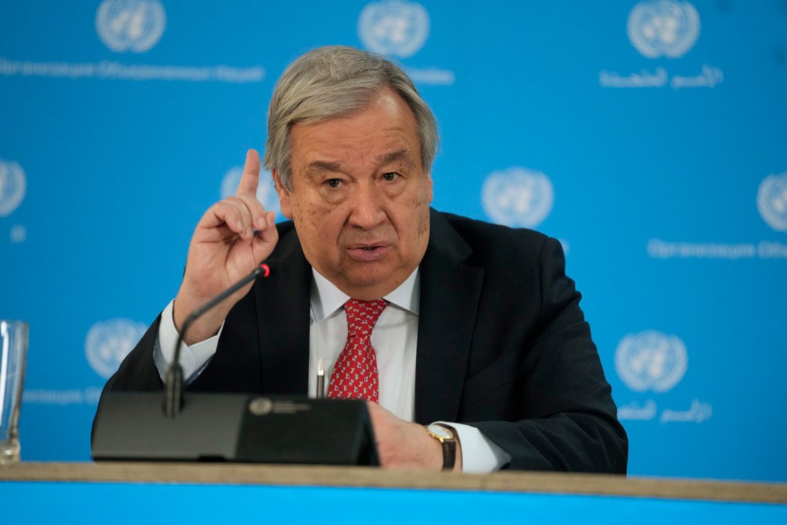-Løsningen er klar: Verden må fase ut fossilt brensel på en rettferdig måte - og la olje, kull og gass bli liggende i bakken, mener FNs generalsekretær Antonio Guterres. Foto AP/Khalil Senosi -Løsningen er klar: Verden må fase ut fossilt brensel på en rettferdig måte - og la olje, kull og gass bli liggende i bakken, mener FNs generalsekretær Antonio Guterres. Foto AP/Khalil Senosi