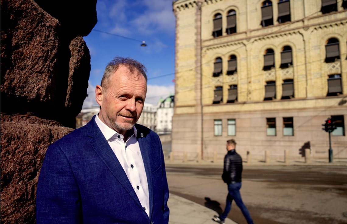 Owe Ingemann Waltherzøe, leder i Industri- og næringspartiet (INP), sier at målet er å komme over sperregrensa ved stortingsvalget i 2025. Foto: Javad Parsa / NTB Owe Ingemann Waltherzøe, leder i Industri- og næringspartiet (INP), sier at målet er å komme over sperregrensa ved stortingsvalget i 2025. Foto: Javad Parsa / NTB