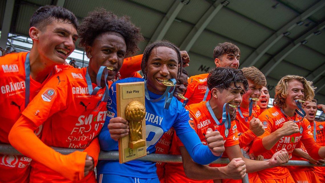 AFC Eskilstuna feirer seieren i Gothia cup 2022. Illustrasjonsfoto: Oskar Oltéus, Wikimedia Commons AFC Eskilstuna feirer seieren i Gothia cup 2022. Illustrasjonsfoto: Oskar Oltéus, Wikimedia Commons