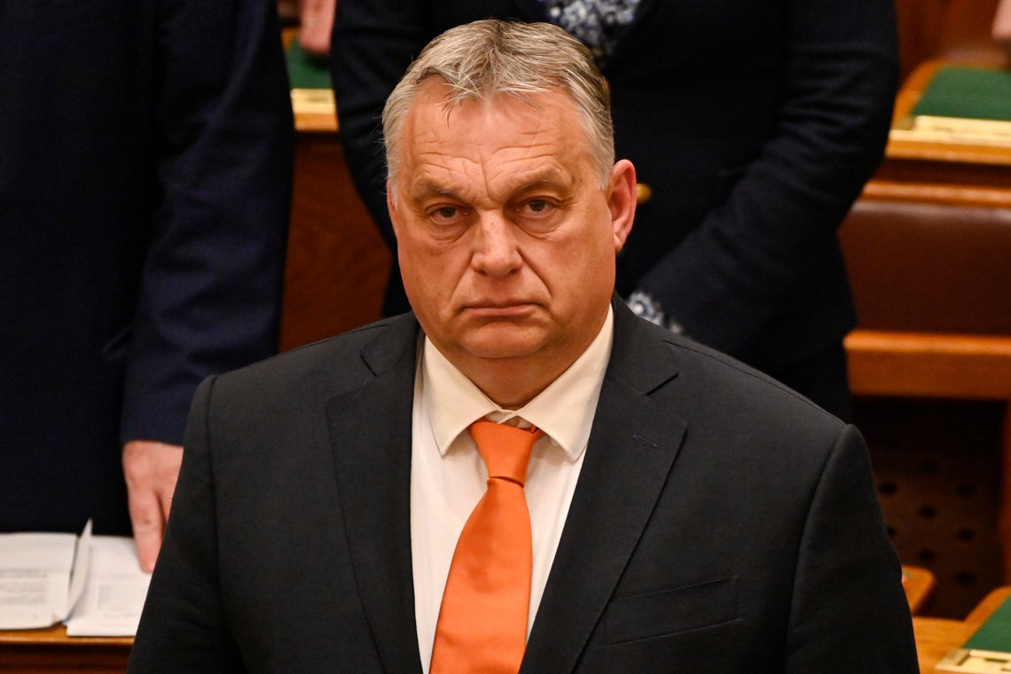 Viktor Orbán setter Ungarn først, og ønsker ikke terrorisme, kriminalitet og gettoer som følge av en hodeløs masseinnvandring. Arkivfoto: Denes Erdos / AP / NTB
Ungarns statsminister Viktor Orbán sier landet hans og USA har ulike syn på krigen i Ukraina. Arkivfoto: Denes Erdos / AP / NTB Viktor Orbán setter Ungarn først, og ønsker ikke terrorisme, kriminalitet og gettoer som følge av en hodeløs masseinnvandring. Arkivfoto: Denes Erdos / AP / NTB
Ungarns statsminister Viktor Orbán sier landet hans og USA har ulike syn på krigen i Ukraina. Arkivfoto: Denes Erdos / AP / NTB