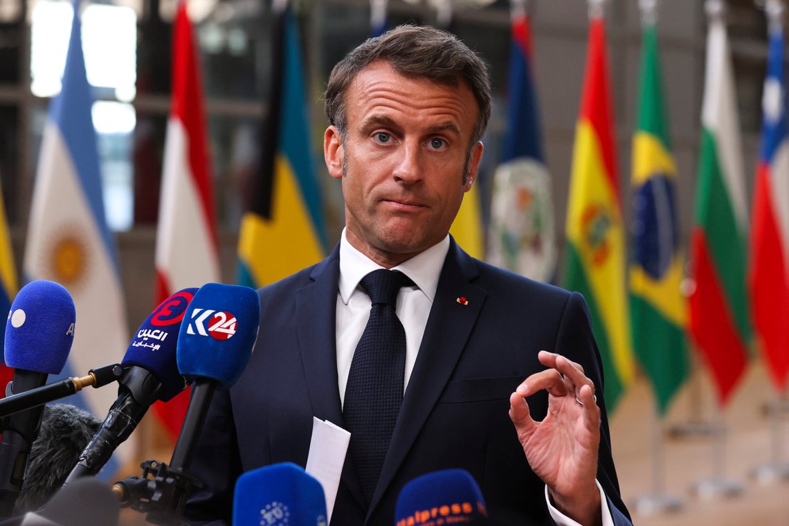 Frankrikes president Emmanuel Macron gjør forandringer i regjeringen etter den siste tidens opptøyer i landet. Foto: AP/Francois Walschaerts Frankrikes president Emmanuel Macron gjør forandringer i regjeringen etter den siste tidens opptøyer i landet. Foto: AP/Francois Walschaerts