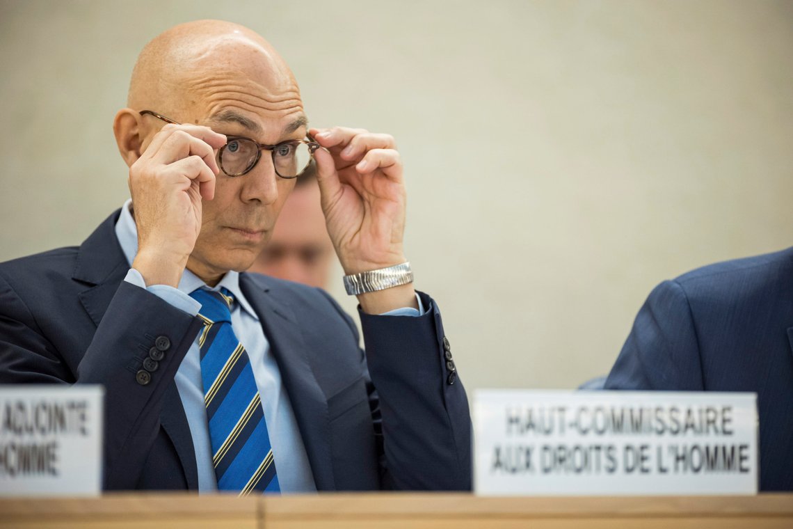 FNs høykommissær for menneskerettigheter Volker Türk anklager verdens ledere for å tenke kortsiktig og vise manglende vilje og evne til å møte klimakrisen. Foto: AP / NTB.
FNs høykommissær for menneskerettigheter Volker Türk anklager verdens ledere for å tenke kortsiktig og vise manglende vilje og evne til å møte klimakrisen. Foto: AP / NTB FNs høykommissær for menneskerettigheter Volker Türk anklager verdens ledere for å tenke kortsiktig og vise manglende vilje og evne til å møte klimakrisen. Foto: AP / NTB.
FNs høykommissær for menneskerettigheter Volker Türk anklager verdens ledere for å tenke kortsiktig og vise manglende vilje og evne til å møte klimakrisen. Foto: AP / NTB