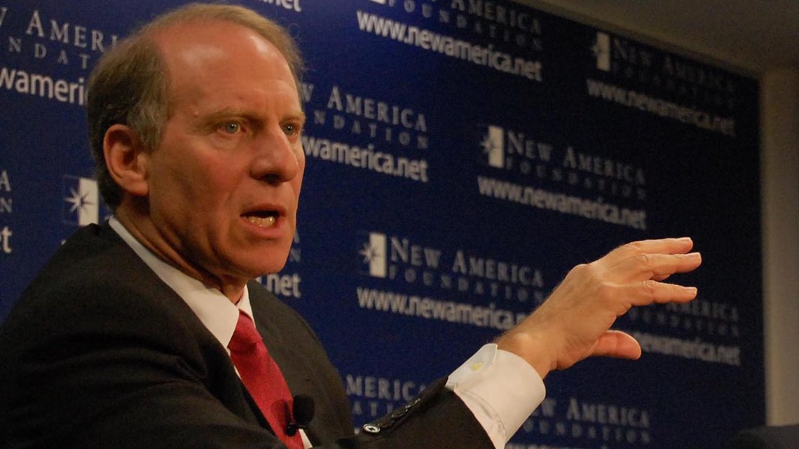 Snart 72 år gamle Richard Nathan Haass har brukt livet til å studere hvilke farer andre land utgjør. Nu pensjonerer han seg og sier i den forbindelse at USA er den største trusselen i dagens verden. Foto: Wikimedia Commons Snart 72 år gamle Richard Nathan Haass har brukt livet til å studere hvilke farer andre land utgjør. Nu pensjonerer han seg og sier i den forbindelse at USA er den største trusselen i dagens verden. Foto: Wikimedia Commons