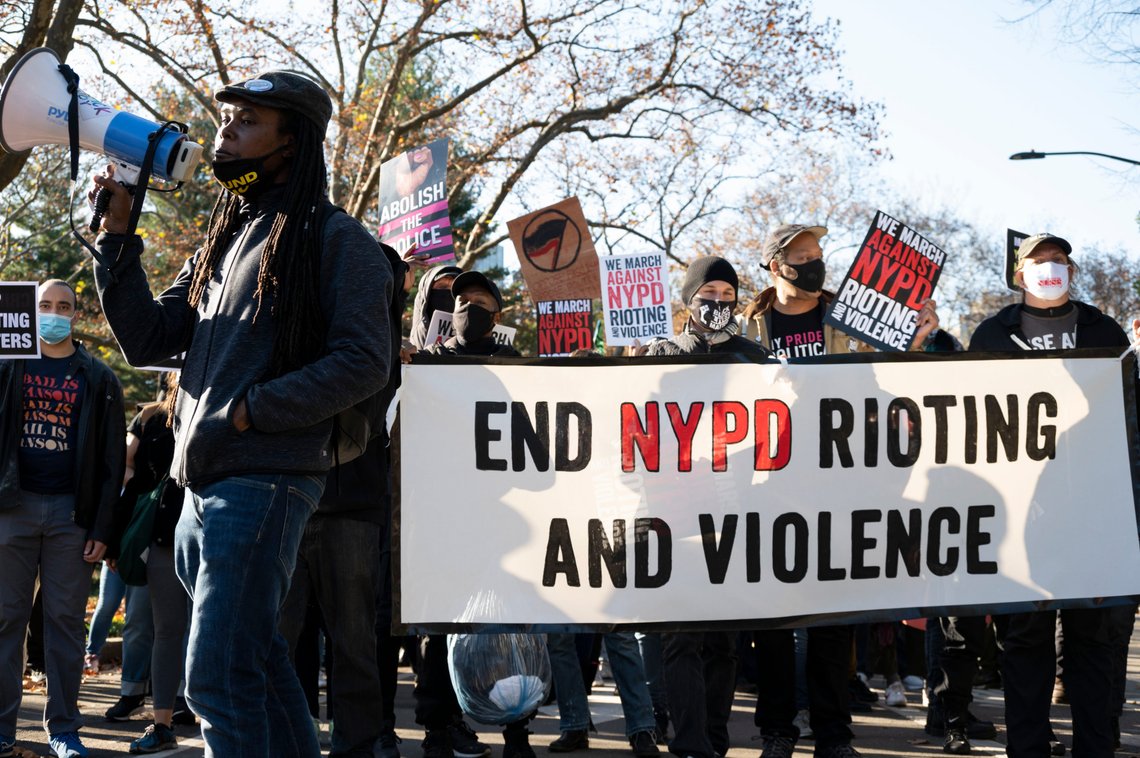 MANHATTAN, NEW YORK, USA - 14 November, 2020: Protesters march against NYPD rioting and violence through Central Park in Manhattan, New York, USA. Photo: Shutterstock by Micah Casella, United States. MANHATTAN, NEW YORK, USA - 14 November, 2020: Protesters march against NYPD rioting and violence through Central Park in Manhattan, New York, USA. Photo: Shutterstock by Micah Casella, United States.