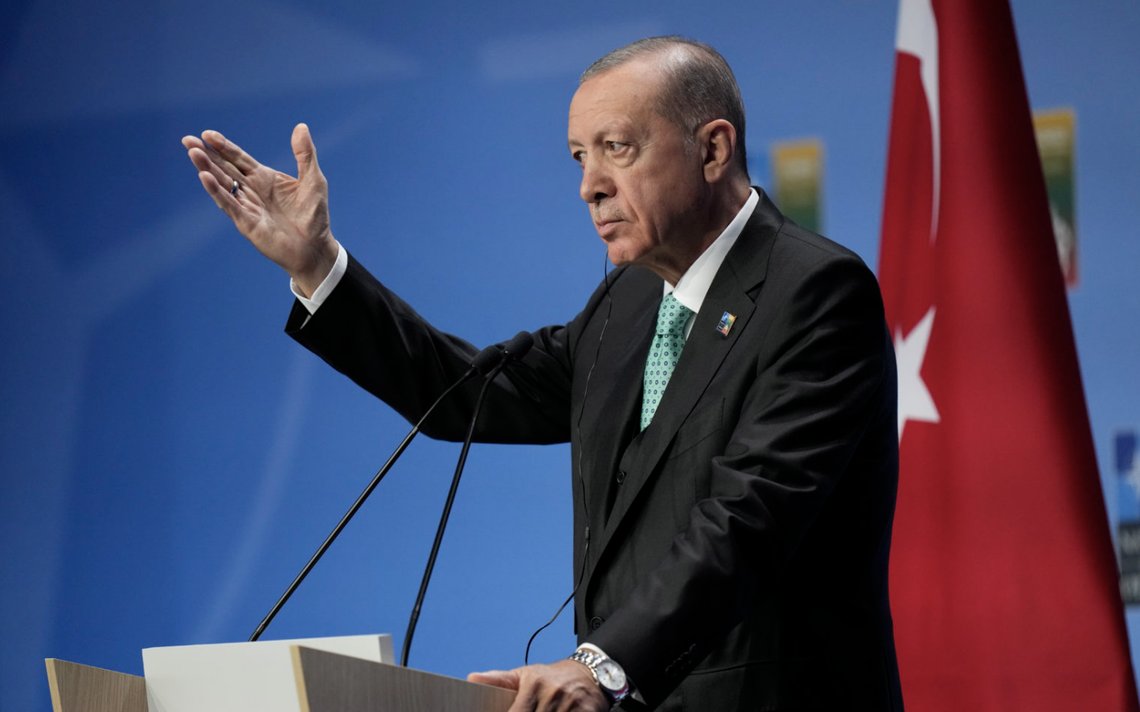Tyrkias president Recep Tayyip Erdogan forventer fortsatt at Sverige tar skritt mot handlinger som rammer muslimer før den svenske Nato-søknaden ratifiseres. Foto: Pavel Golovkin / AP / NTB Tyrkias president Recep Tayyip Erdogan forventer fortsatt at Sverige tar skritt mot handlinger som rammer muslimer før den svenske Nato-søknaden ratifiseres. Foto: Pavel Golovkin / AP / NTB
