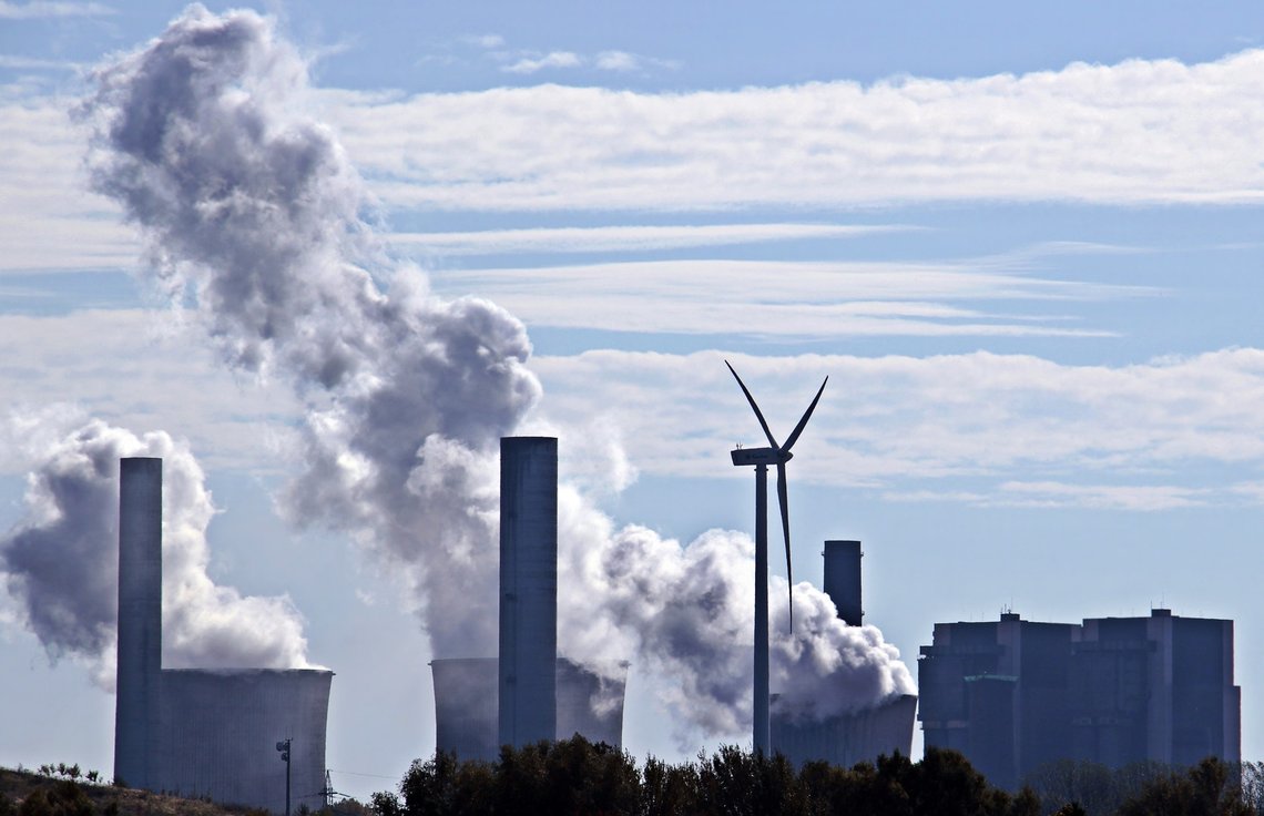 Et kullkraftverk slipper ut enorme mengder CO2, men lille Sverige, og bittelille Norge, kan selvsagt redde verden ved å begå økonomisk selvmord. Foto: Pixabay Et kullkraftverk slipper ut enorme mengder CO2, men lille Sverige, og bittelille Norge, kan selvsagt redde verden ved å begå økonomisk selvmord. Foto: Pixabay