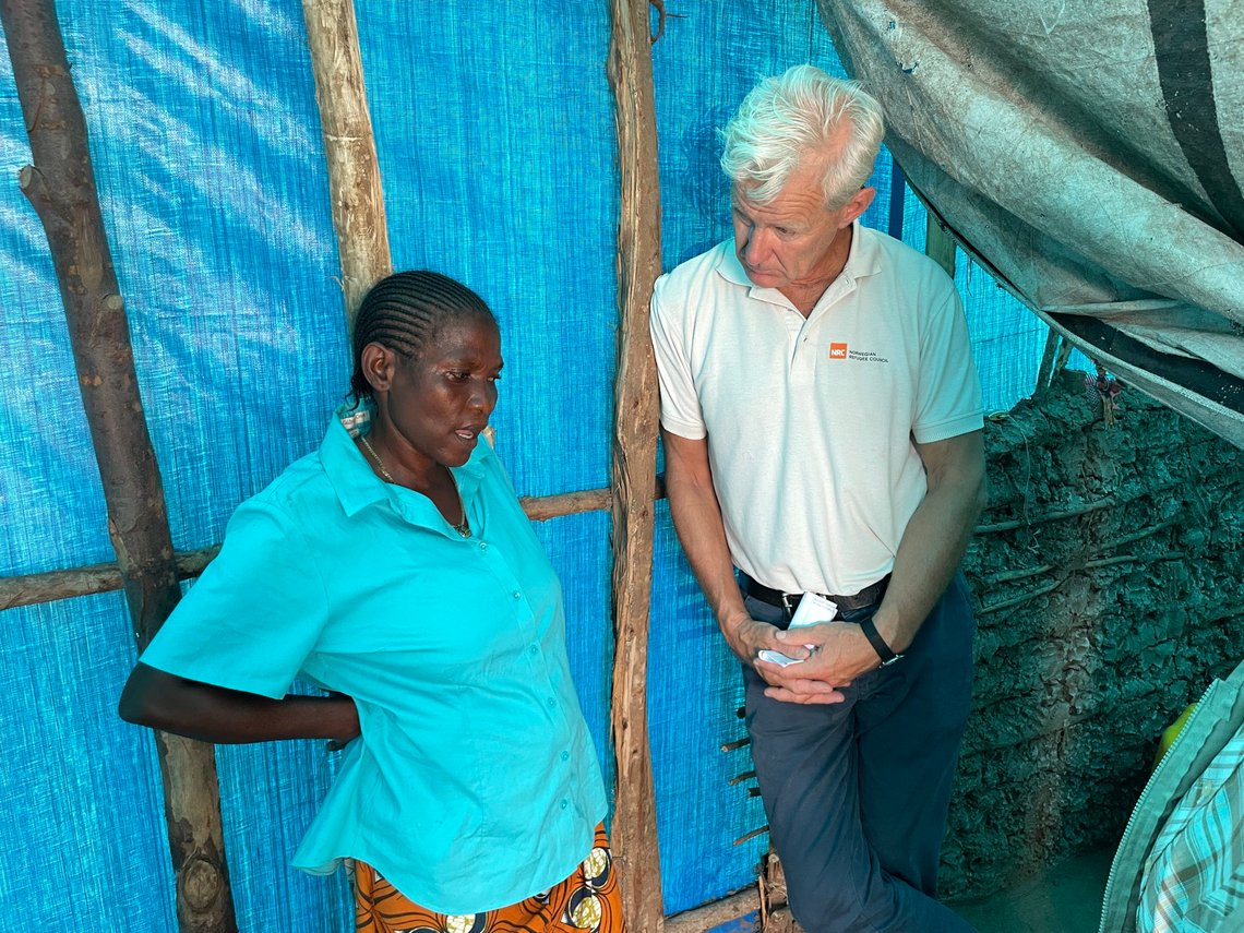 Flyktninghjelpens generalsekretær Jan Egeland besøkte Nyamusasi-leiren i Ituri-provinsen i det østlige DR Kongo 22. august.
Foto: Tiril Skarstein/ NTB Flyktninghjelpens generalsekretær Jan Egeland besøkte Nyamusasi-leiren i Ituri-provinsen i det østlige DR Kongo 22. august.
Foto: Tiril Skarstein/ NTB