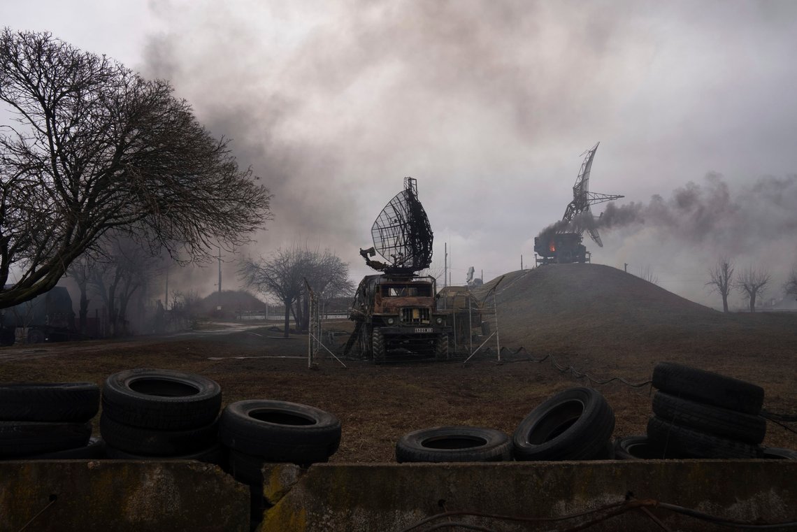 FILE - Smoke rise from an air defence base in the aftermath of an apparent Russian strike in Mariupol, Ukraine, Thursday, Feb. 24, 2022. On the battlefields of Ukraine, the fog of war plagues soldiers. A related issue afflicts those who are far from the fighting but avid to learn developments in the vast war. Disinformation, misinformation and absent information all cloud civilians’ understanding. Officials from each side denounce devious plots being prepared by the enemy, which never materialize. They claim victories that can’t be confirmed and stay quiet about defeats. (AP Photo/Evgeniy Maloletka, File) FILE - Smoke rise from an air defence base in the aftermath of an apparent Russian strike in Mariupol, Ukraine, Thursday, Feb. 24, 2022. On the battlefields of Ukraine, the fog of war plagues soldiers. A related issue afflicts those who are far from the fighting but avid to learn developments in the vast war. Disinformation, misinformation and absent information all cloud civilians’ understanding. Officials from each side denounce devious plots being prepared by the enemy, which never materialize. They claim victories that can’t be confirmed and stay quiet about defeats. (AP Photo/Evgeniy Maloletka, File)