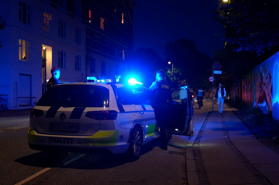Politiet ble varslet om hendelsen like før klokka 19.30. Rundt en time senere bekreftet politiet at flere er rammet av skudd. Foto: Emil Helms/Ritzau Scanpix / NTB Politiet ble varslet om hendelsen like før klokka 19.30. Rundt en time senere bekreftet politiet at flere er rammet av skudd. Foto: Emil Helms/Ritzau Scanpix / NTB