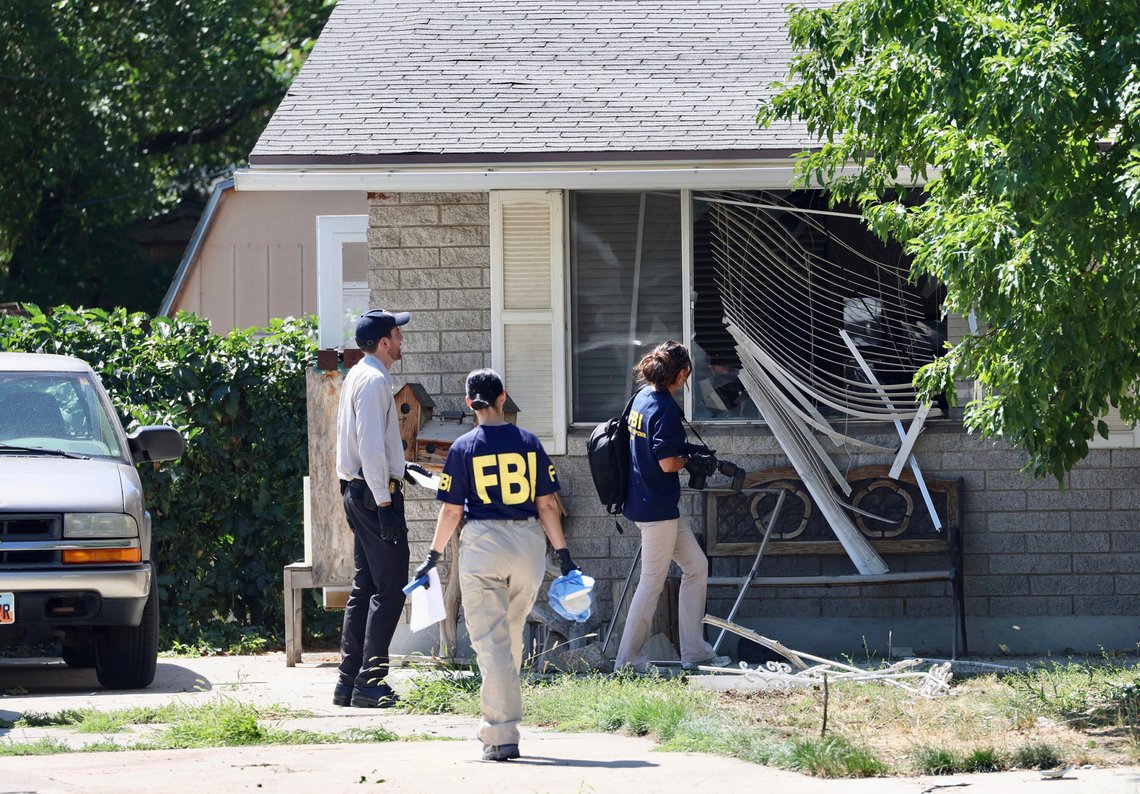 Amerikansk politi undersøker åstedet i Provo sør for Salt Lake City, der en mann ble drept av FBI-agenter onsdag morgen. De kom for å pågripe ham etter at han hadde truet med å drepe president Joe Biden. Foto: Laura Seitz / The Deseret News via AP / NTB Amerikansk politi undersøker åstedet i Provo sør for Salt Lake City, der en mann ble drept av FBI-agenter onsdag morgen. De kom for å pågripe ham etter at han hadde truet med å drepe president Joe Biden. Foto: Laura Seitz / The Deseret News via AP / NTB