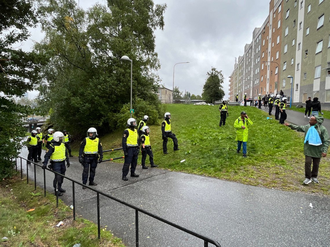 Uro har brutt ut på en eritreisk festival på Järvafältet i Stockholm torsdag. Politiet på stedet. Foto: Niklas Svahn / TT / NTB Uro har brutt ut på en eritreisk festival på Järvafältet i Stockholm torsdag. Politiet på stedet. Foto: Niklas Svahn / TT / NTB