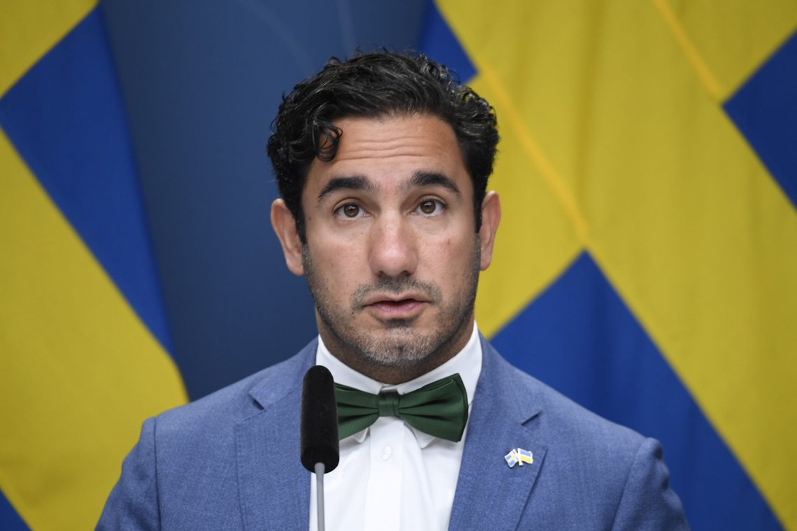 Ardalan Shekarabi da han var trygdeminister i Magdalena Anderssons regjering. Foto: Foto: Marko Säävälä/TT / NTB Ardalan Shekarabi da han var trygdeminister i Magdalena Anderssons regjering. Foto: Foto: Marko Säävälä/TT / NTB