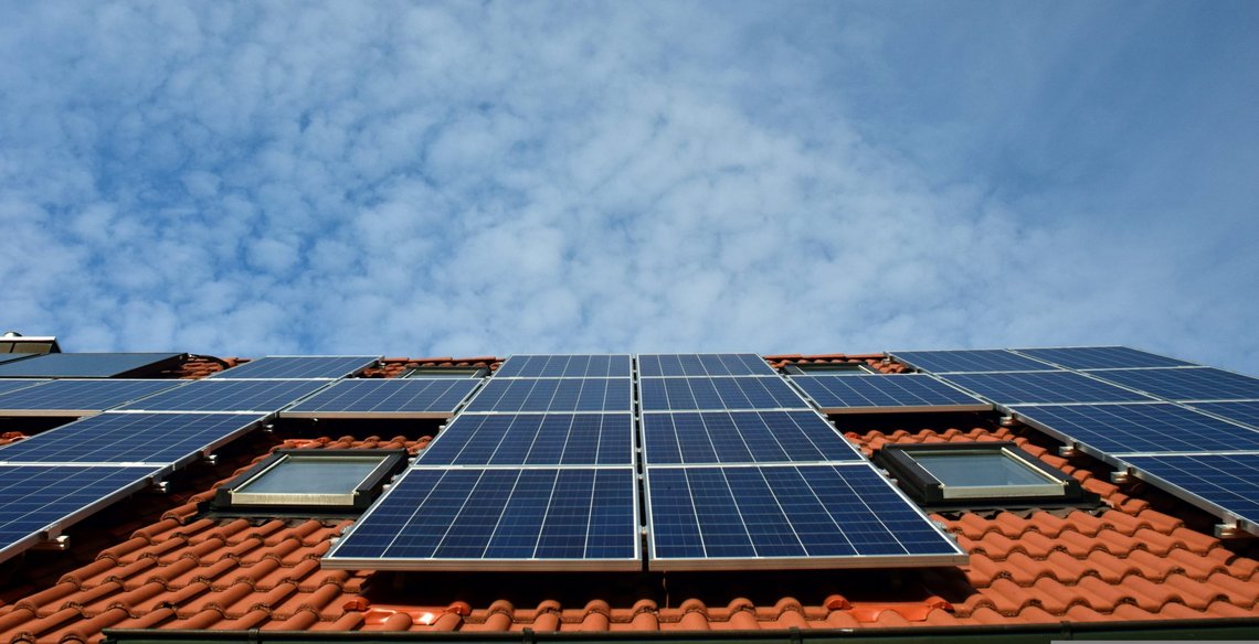 Solceller er ikke bare skadelig for naturen, ustabil energi og kostbart. Det truer til og med den nasjonale sikkerheten, mener den svenske Försvarsmakten. Foto: Pixabay Solceller er ikke bare skadelig for naturen, ustabil energi og kostbart. Det truer til og med den nasjonale sikkerheten, mener den svenske Försvarsmakten. Foto: Pixabay